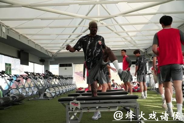 神奇主帅米卢自荐首席助教？海港外援选择坚持走 “咸菜泡饭” 路线